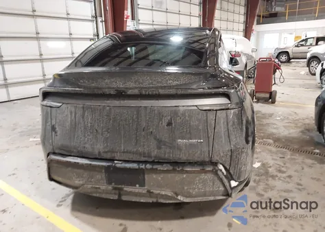 2026 Tesla Model Y Long Range Launch Series/Premium All-Wheel Drive z USA, uszkodzony, nr VIN 7SAYGDEE2TF449912